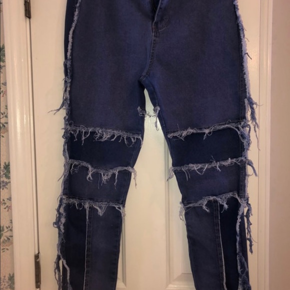 Two-Toned Patchwork Jeans - Picture 4 of 6